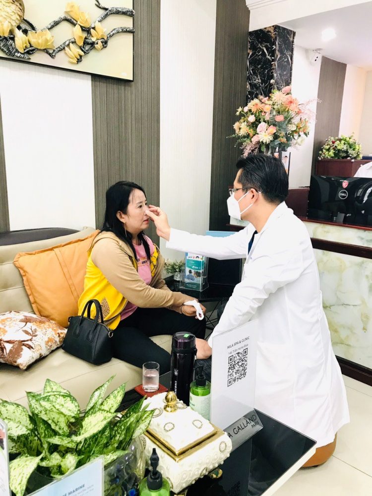 Bác sĩ Nguyễn Trung Hiếu chuyên thực hiện phẫu thuật nâng mũi tại Cần Thơ